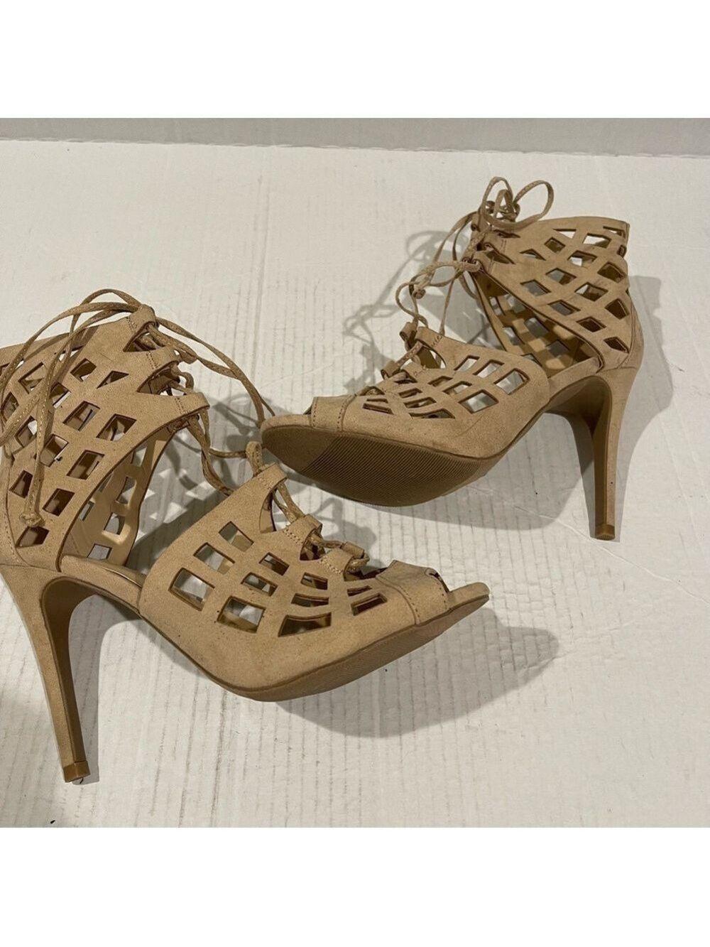Women’s Wild Diva Faux Suede Beige Strappy Vegan Sandal Heels Size 7.5 US! - Picture 7 of 7